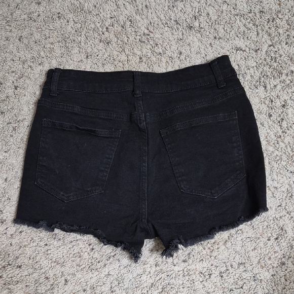 Black Distressed Stretch Frayed Jean Shorts Size 6 - Picture 2 of 12